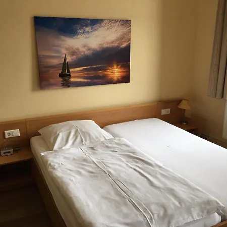Hotell Kieler Förde 3*